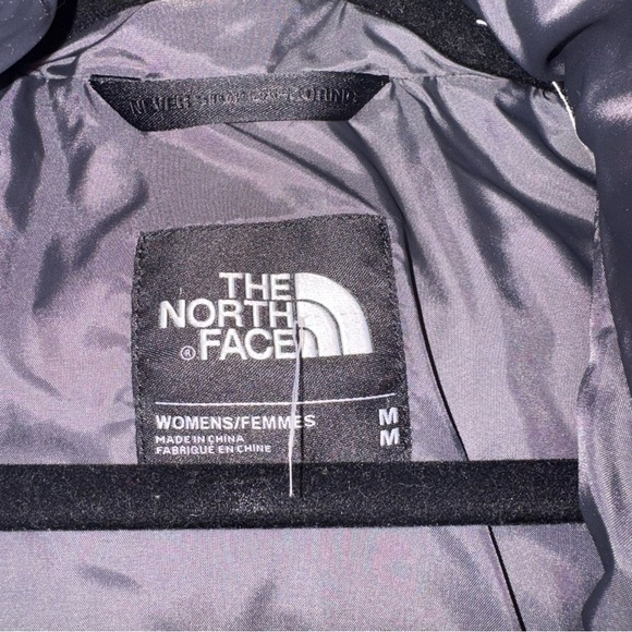 The North Face Women’s Medium Gray Puffer Jacket‎ 550 - Picture 7 of 10